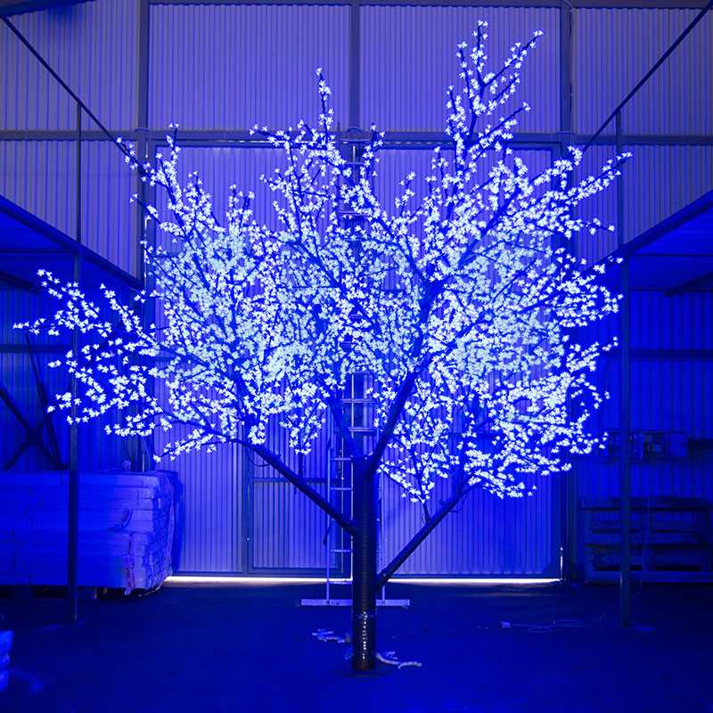 Светодиодное дерево Сакура", высота 2,4 м, диаметр кроны 1,72м, синие диоды, IP 44, понижающий трансформатор в комплекте"